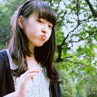 QQ唯美清新女生头像:承载一颗心_WWW.TQQA.COM