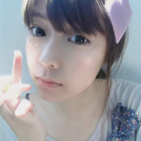 脸部可爱的拍照动作头像:心软是病_WWW.TQQA.COM