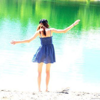 唯美长裙自然风:你不爱有人爱_WWW.TQQA.COM