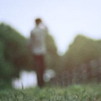 qq情侣头像:一男一女一左一右:温柔想念_WWW.TQQA.COM