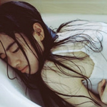 唯美小伤感女生头像_WWW.TQQA.COM