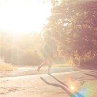 唯美黑色长发女生头像:假如我变成你的回忆_WWW.TQQA.COM