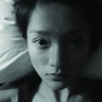 一个人伤感意境头像:听你说想我_WWW.TQQA.COM