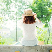 QQ唯美戴帽子女生头像:爱之深、恨之切_WWW.TQQA.COM