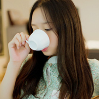 QQ绿色头像:唯美女生养眼:城在心却空了_WWW.TQQA.COM