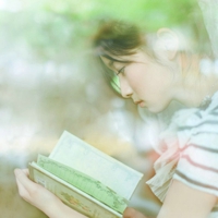 唯美优雅复古qq头像:笑看繁华世界_WWW.TQQA.COM