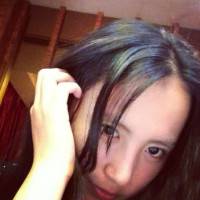 唯美中分长发女生头像:中分菇凉最美_WWW.TQQA.COM