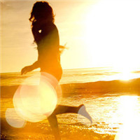 我不能哭:眼镜忍的好辛苦:唯美逆光QQ头像女生_WWW.TQQA.COM