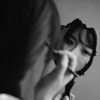 黑白颓废伤感头像_WWW.TQQA.COM