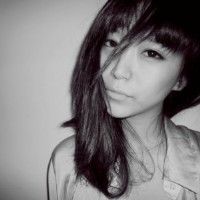 我只能在KTV说爱:伤感颓废黑白女生qq头像_WWW.TQQA.COM
