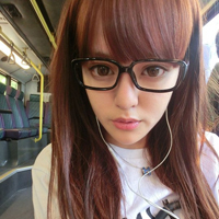 脸部可爱的拍照动作头像:心软是病_WWW.TQQA.COM