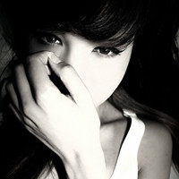 你的眼泪只是一种无奈:QQ灰色头像吧女头:爱上星_WWW.TQQA.COM