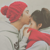 双人情侣头像两人一张:有你就不会感到不安_WWW.TQQA.COM