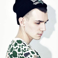 欧美头像男生霸道:为你放下执念_WWW.TQQA.COM