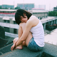 意境风长发女生qq头像:谁知道我们梦归何处_WWW.TQQA.COM