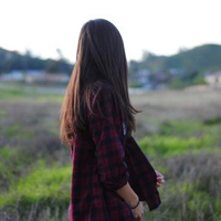 夏季专用头像:穿格子衬衫的小清新女头_WWW.TQQA.COM