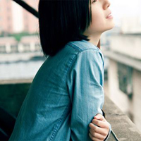 天蓝色背景唯美意境头像:回忆过去爱你的心跳_WWW.TQQA.COM