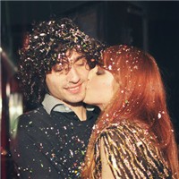 相依为命的情侣QQ头像:一对_WWW.TQQA.COM