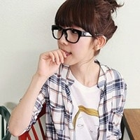 眼镜控气质可爱女生头像:属于我们的烟火_WWW.TQQA.COM