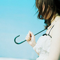 故事里的角色我不适合:唯美头像吧不带字女生_WWW.TQQA.COM