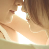 两个人在一起的温馨浪漫情侣QQ头像_WWW.TQQA.COM