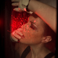 欧美女生吸烟头像_WWW.TQQA.COM