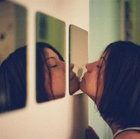 看见天上的微光:意境女生长发不带字qq头像_WWW.TQQA.COM