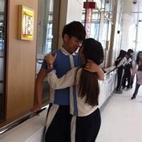 男生头像图片学生装背影_WWW.TQQA.COM