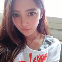 抱着小狗的可爱女生头像:卖萌是与身俱来的天赋_WWW.TQQA.COM