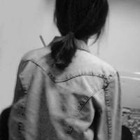 灰色头像女生侧面:爱情是致命的毒药_WWW.TQQA.COM