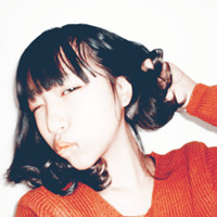 自信心爆棚:唯美红色气质女头像_WWW.TQQA.COM
