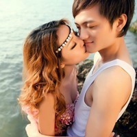 学生情侣头像一对一张两人:一首简答的情歌_WWW.TQQA.COM
