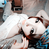 1左1右浪漫情侣QQ头像_WWW.TQQA.COM