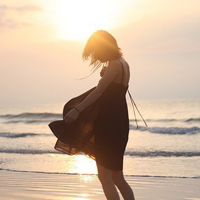 唯美长裙自然风:你不爱有人爱_WWW.TQQA.COM