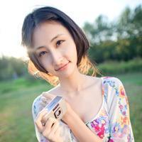 QQ绿色头像:唯美女生养眼:城在心却空了_WWW.TQQA.COM