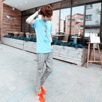 一人一边情侣QQ头像:男左女右_WWW.TQQA.COM