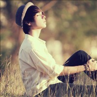 不羁的风:戴帽控休闲风小清新男生头像_WWW.TQQA.COM