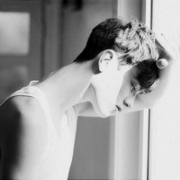 欧美头像男生霸道:为你放下执念_WWW.TQQA.COM