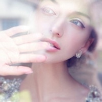美女头像:欧美:能触碰的幸福_WWW.TQQA.COM