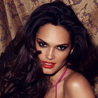 超模莉萨勒·蒙特内格罗QQ头像_WWW.TQQA.COM