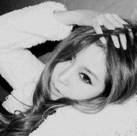 qq女生冷酷黑白头像_WWW.TQQA.COM