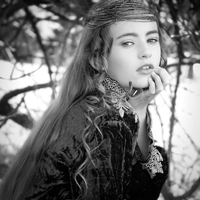 欧美范灰色女生头像:你快乐我就快乐_WWW.TQQA.COM