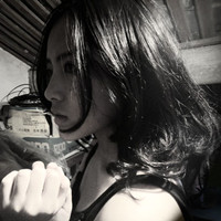 灰白色女生头像_WWW.TQQA.COM
