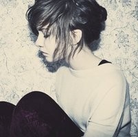 情侣头像欧美范一对:请别牵强说爱我_WWW.TQQA.COM