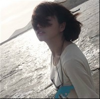 从亲密到陌生的心痛:伤感的唯美女生QQ头像_WWW.TQQA.COM