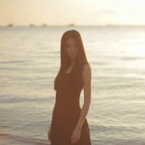 女生一个人孤单头像:唯美又伤感_WWW.TQQA.COM