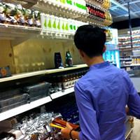 每一分每一秒都陪在你身旁:QQ情侣头像男左女右_WWW.TQQA.COM