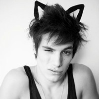 QQ欧美头像男生帅气:欧美帅气男生头像超拽_WWW.TQQA.COM