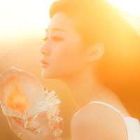 唯美阳光女生头像侧面:和你的记忆在慢慢褪色_WWW.TQQA.COM