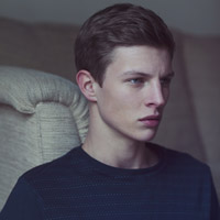 梦里的天堂i:欧美唯美意境男生头像_WWW.TQQA.COM